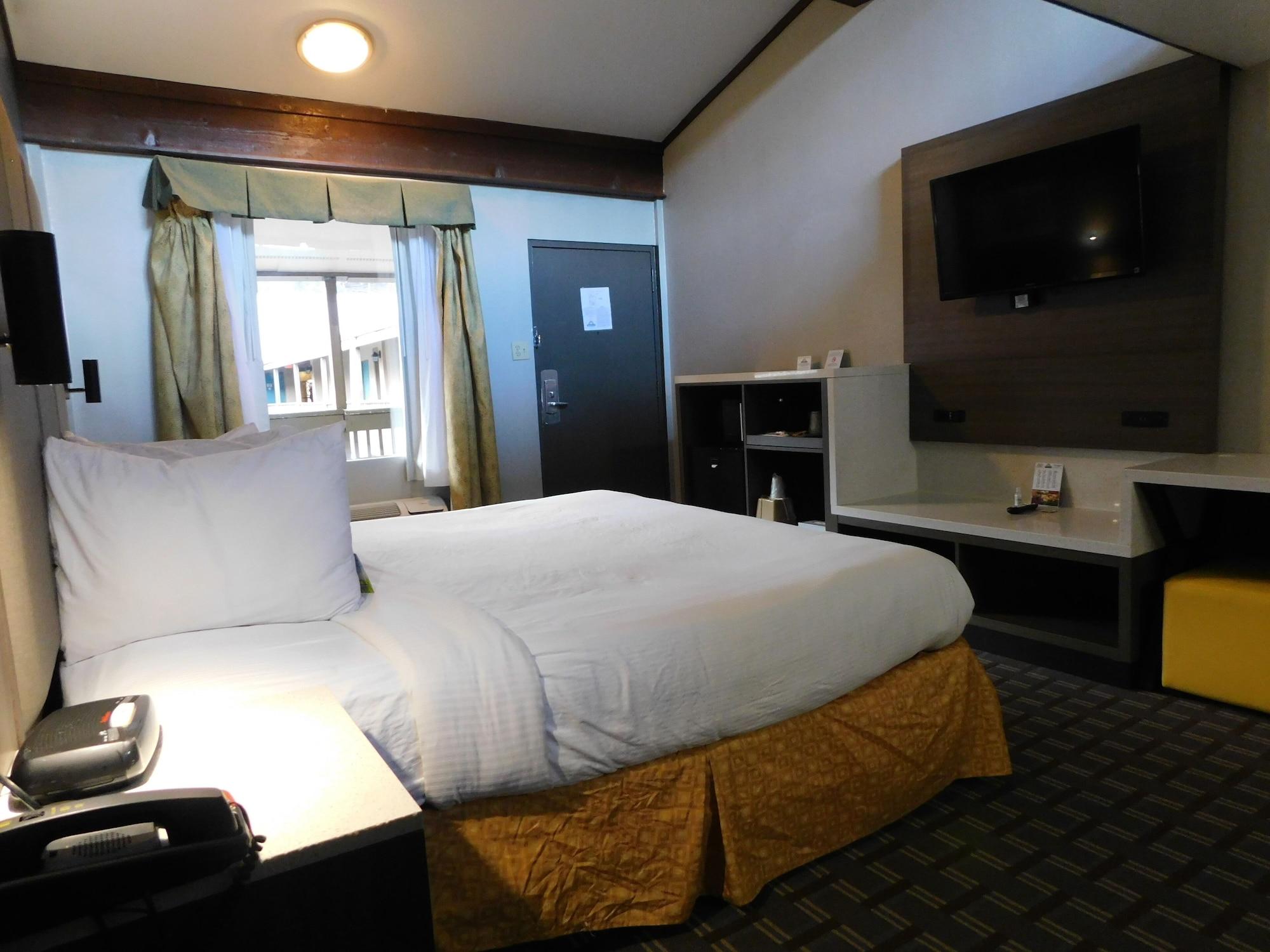 Days Inn & Suites By Wyndham Downtown Gatlinburg Parkway Buitenkant foto