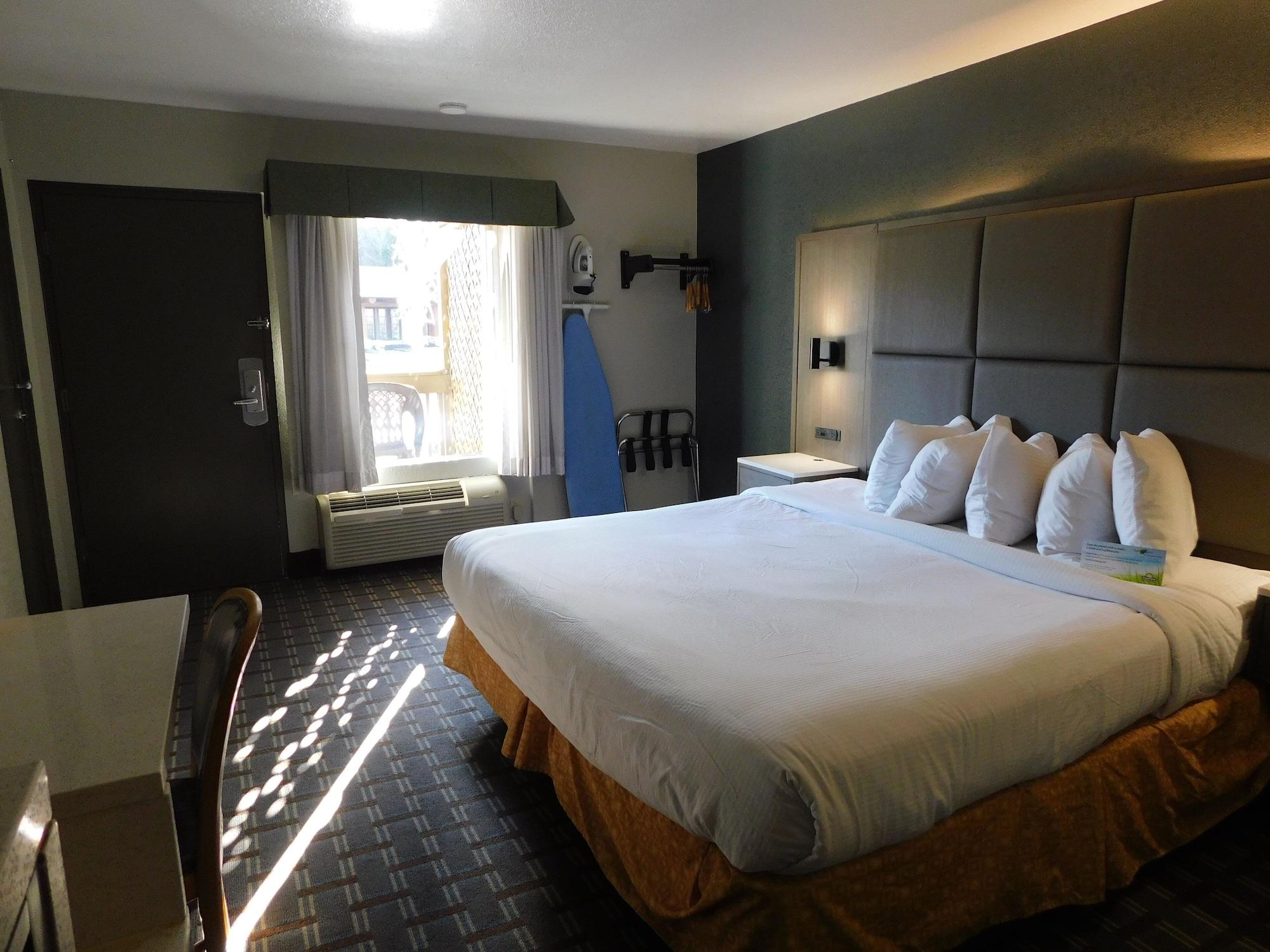 Days Inn & Suites By Wyndham Downtown Gatlinburg Parkway Buitenkant foto