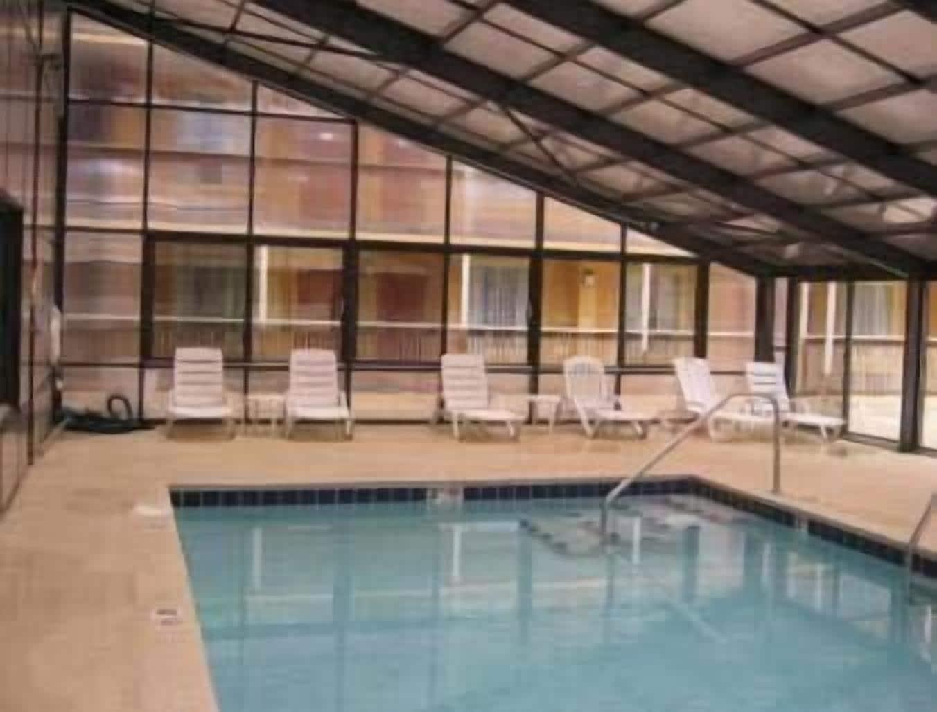 Days Inn & Suites By Wyndham Downtown Gatlinburg Parkway Buitenkant foto