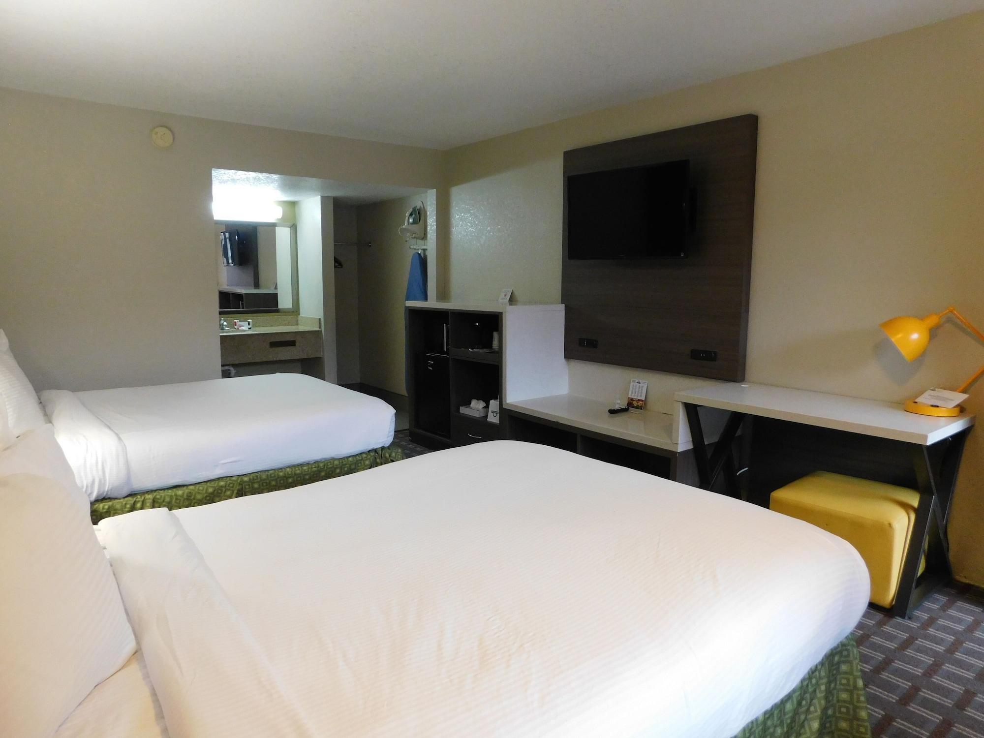 Days Inn & Suites By Wyndham Downtown Gatlinburg Parkway Buitenkant foto