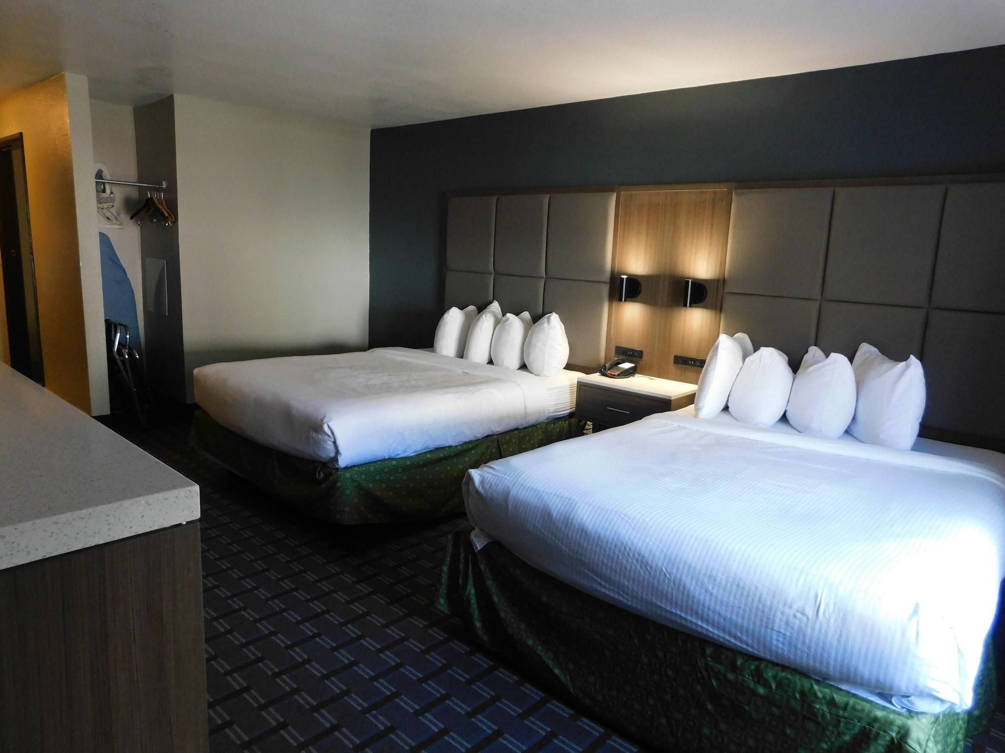 Days Inn & Suites By Wyndham Downtown Gatlinburg Parkway Buitenkant foto