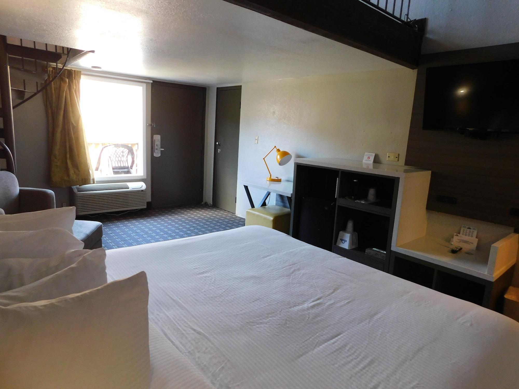 Days Inn & Suites By Wyndham Downtown Gatlinburg Parkway Buitenkant foto