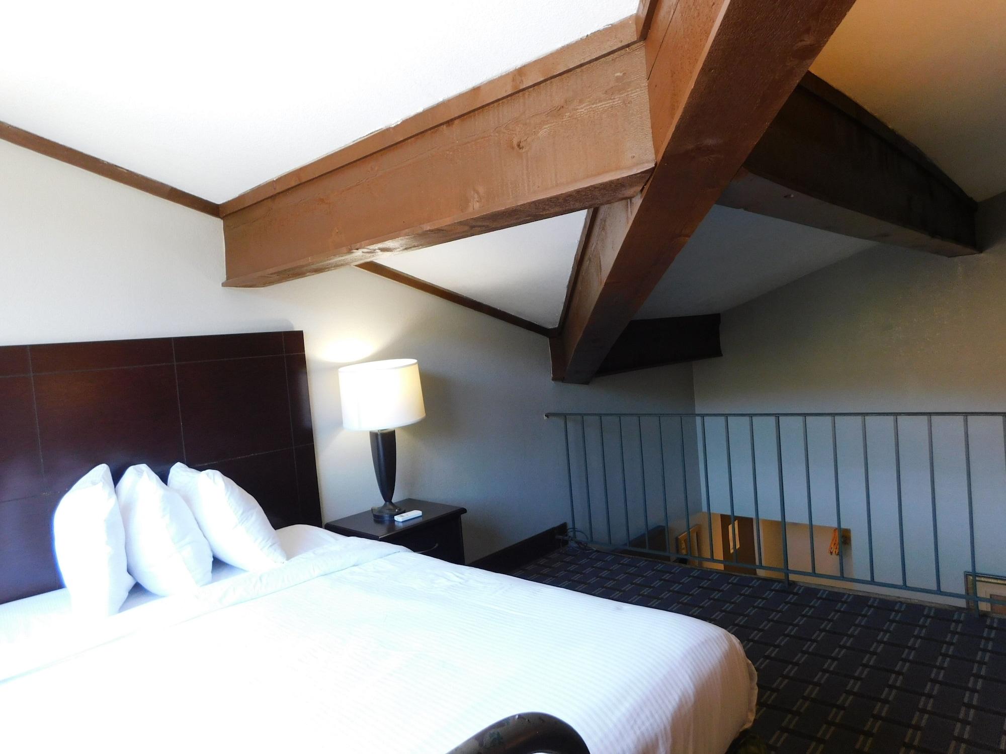 Days Inn & Suites By Wyndham Downtown Gatlinburg Parkway Buitenkant foto