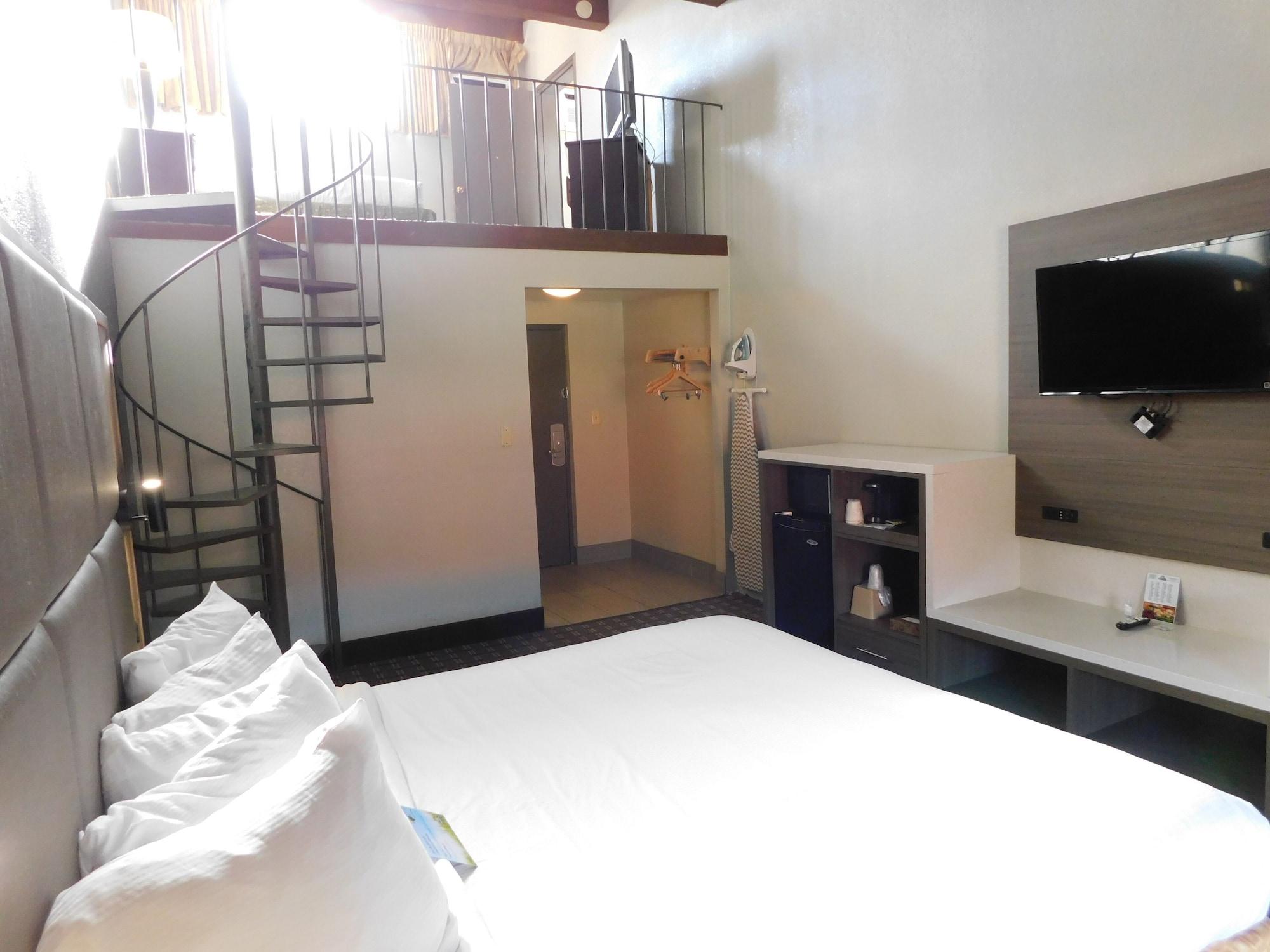 Days Inn & Suites By Wyndham Downtown Gatlinburg Parkway Buitenkant foto