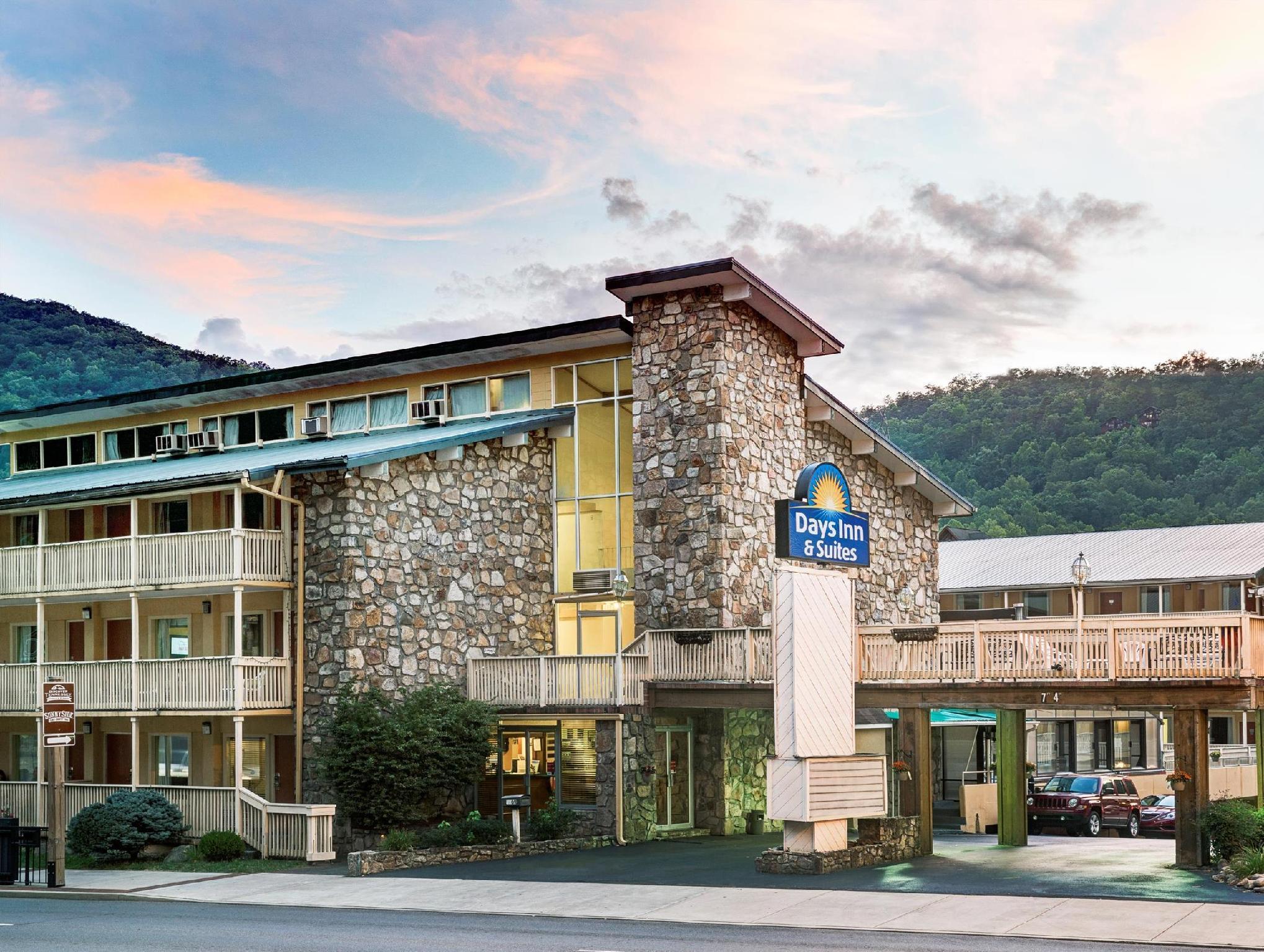 Days Inn & Suites By Wyndham Downtown Gatlinburg Parkway Buitenkant foto