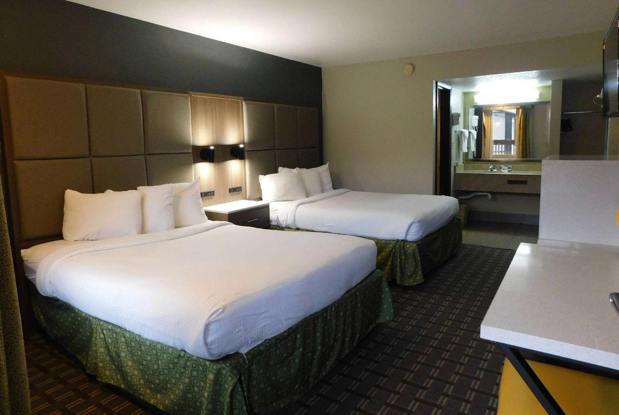 Days Inn & Suites By Wyndham Downtown Gatlinburg Parkway Buitenkant foto