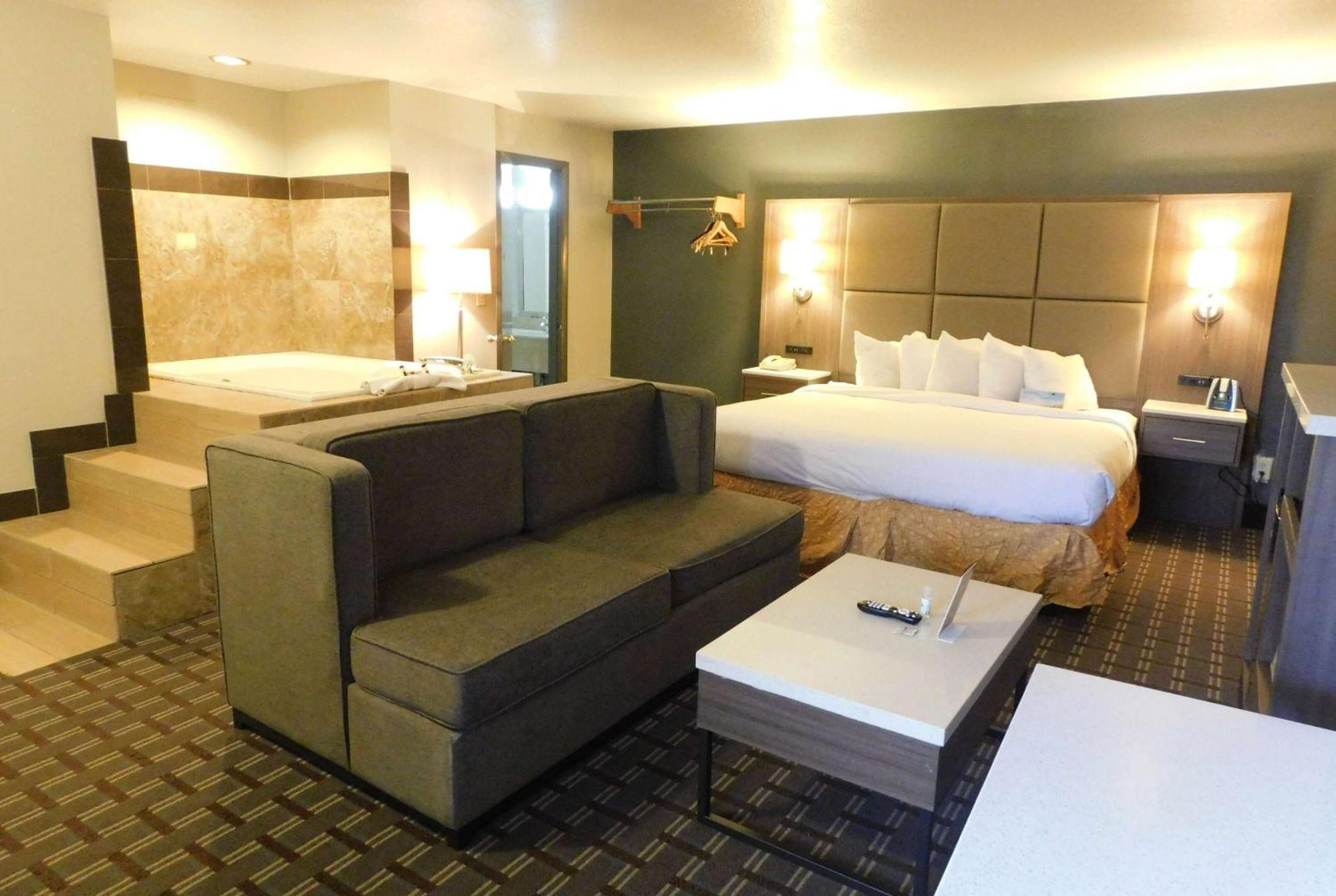 Days Inn & Suites By Wyndham Downtown Gatlinburg Parkway Buitenkant foto