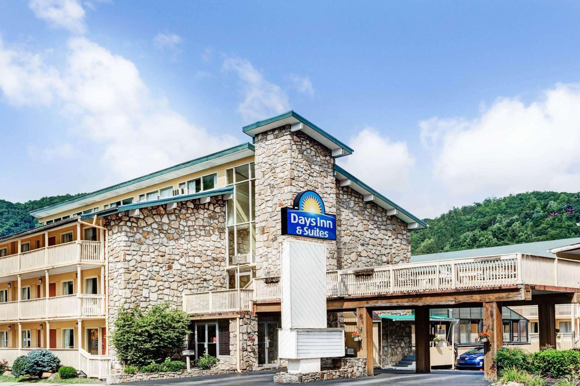 Days Inn & Suites By Wyndham Downtown Gatlinburg Parkway Buitenkant foto