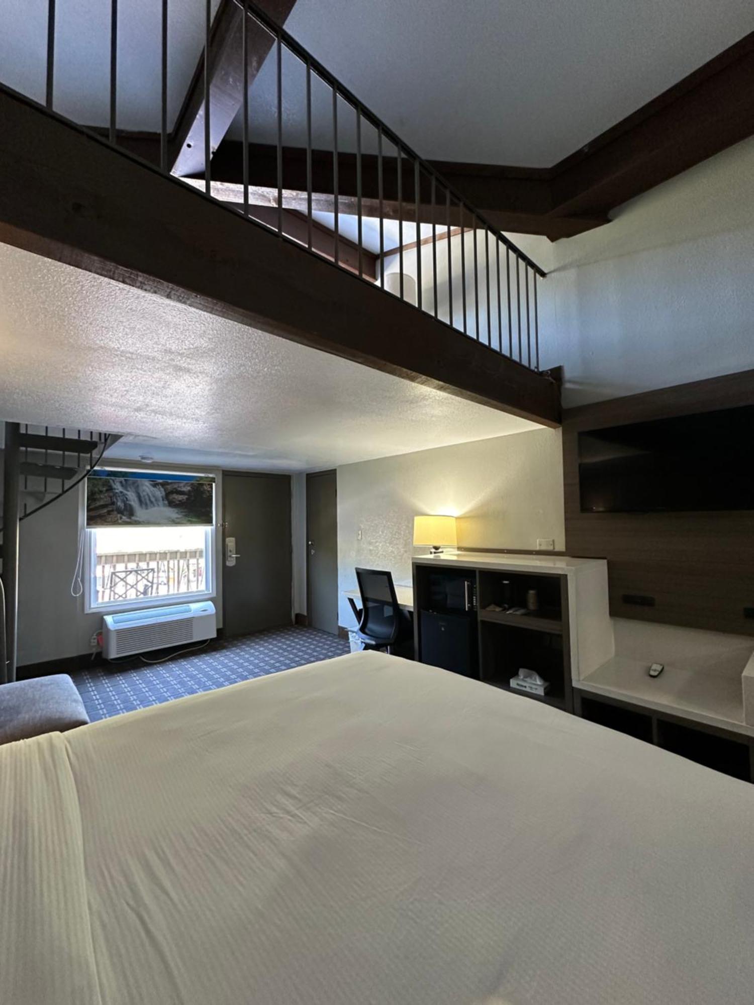 Days Inn & Suites By Wyndham Downtown Gatlinburg Parkway Buitenkant foto