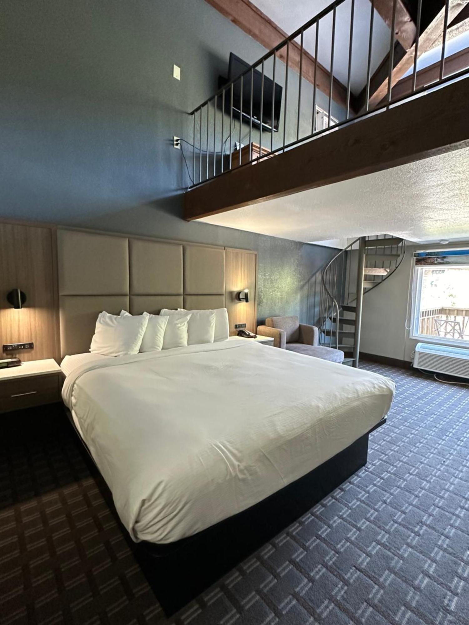 Days Inn & Suites By Wyndham Downtown Gatlinburg Parkway Buitenkant foto