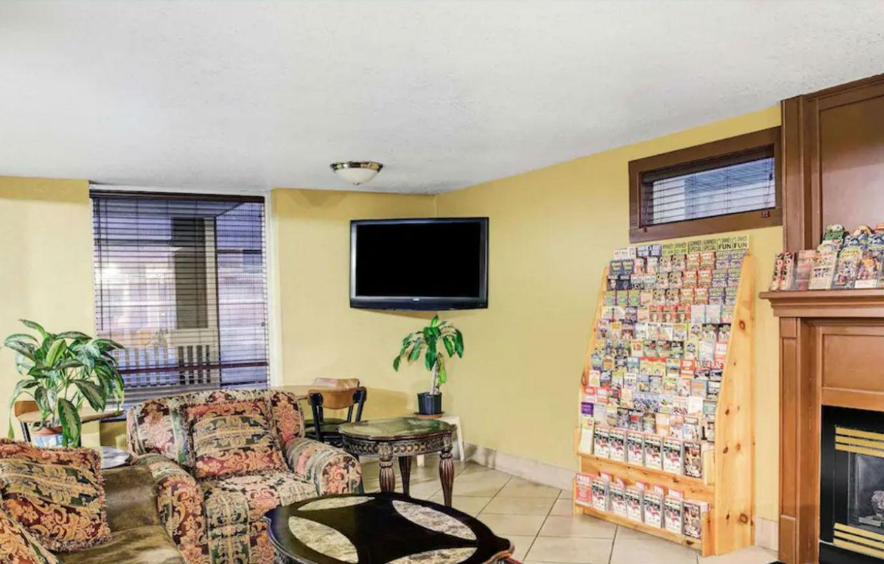 Days Inn & Suites By Wyndham Downtown Gatlinburg Parkway Buitenkant foto